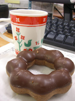 原稿の上のどーなつ